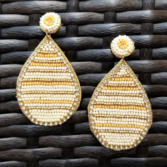 Earrings. Teardrop Shaped. White, Tan & Metallic Gold Beaded. NWT. - Picture 5 of 7